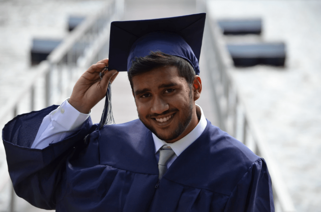 Screenshot_2019-04-17 Graduation, person, human and people HD photo by Muhammad Rizwan ( rizsam) on Unsplash Boosting academic performance