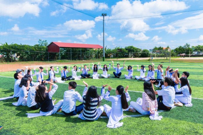 Private Schools or Public Schools Private Schools or Public Schools