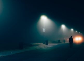 8 Tips on How to Walk Safely at Night