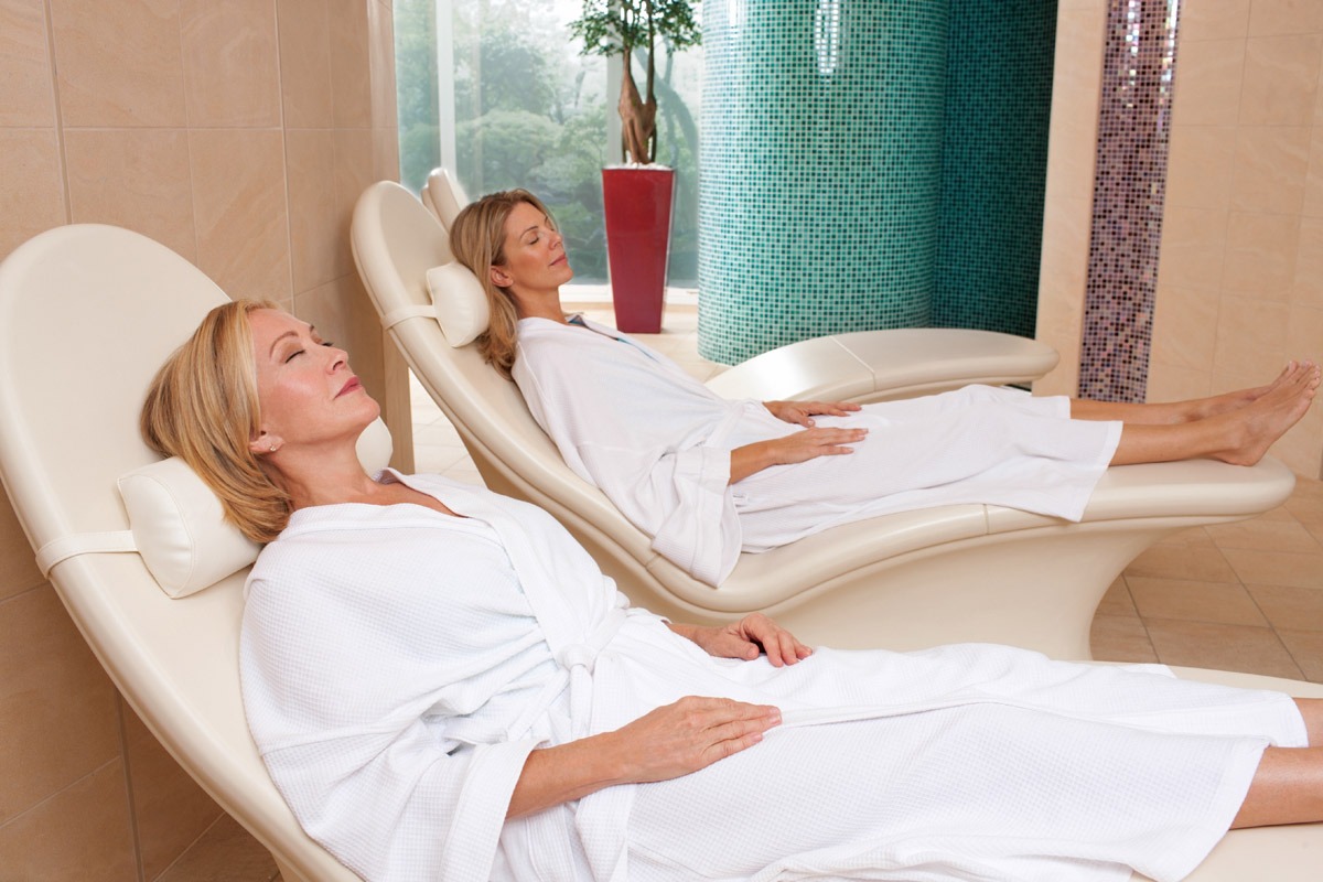 C:\Users\user\Downloads\motherdaughter-packages-spa-session.jpg