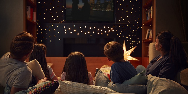 C:\Users\user\Downloads\movie with mom.jpg