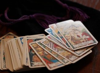 6 Common Misconceptions About Tarot That Psychics Have to Face Daily