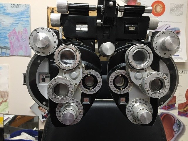phoropter, refraction, eyeglass prescription