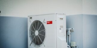 white and gray box fan