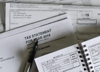 7 Things You Need To Know About Taxes black and silver pen on white paper