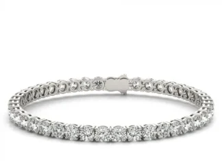 How to Wear a Tennis Bracelet