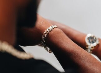 How to Choose Men’s White Gold Bracelets