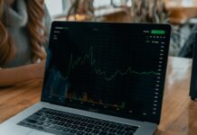 Liquidity – how important is it in forex trading? black and silver laptop computer