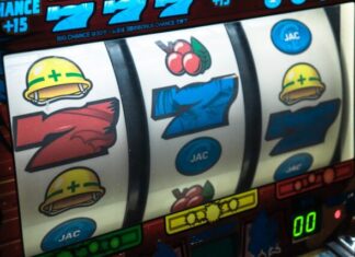 slot machine displaying three seven