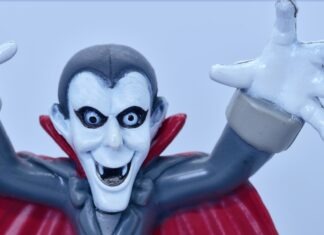 Best Dracula Movies to Watch This Summer
