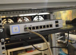 How to Choose the Best Internet Plan for Your Home white ethernet switch