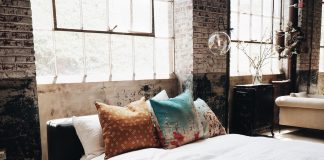 white bed mattress