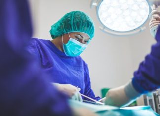 Medical Negligence And Medical Malpractice: Things You Should Know  woman wears green face mask
