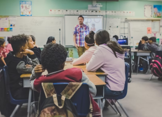 Email Marketing for Educational Institutions: Key Pros and Strategies