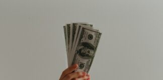 100 US dollar banknote