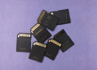 How to Recover Photos from Formatted SD Card on Mac and Windows? black and white plastic containers