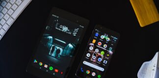 black android smartphone displaying home screen