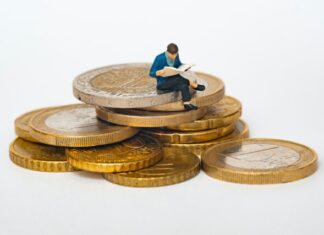 Bitcoin vs. Traditional Banking: Advantages and Disadvantages