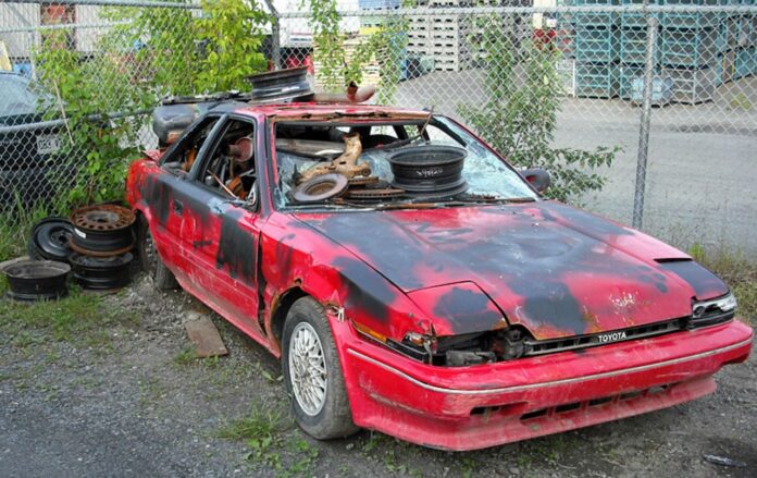 car-wreck-gcf72bf22c_1280