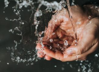 Why You Need to Get Into the Pressure Washing Business