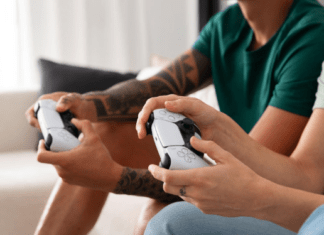 Innovating the Gaming Universe: The Impact of Outsourcing in Mobile Game Development