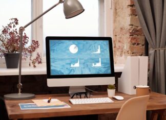 How to Launch a Successful Tech Startup While in College?