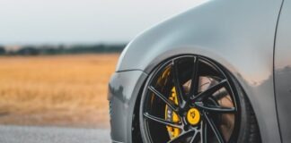 gray vehicle close-up photography