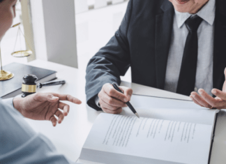 Tips to Finding the Right Compensation Lawyer to Represent You