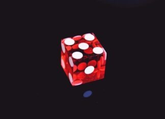 6-sided die displaying 5