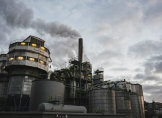 When Should You Consider Using Lube Oil Blending? white and brown factory during day