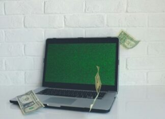 E-commerce Models for Your Business in 2024 MacBook Pro