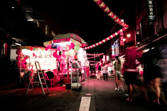 Photo by Timo Wagner street store stall