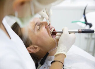 5 Warning Signs You Might Need Dental Implants