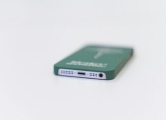 How To Record a Conversation On iPhone? – iCarefone Recorder iOS APP white iPhone 5 with case facing upside down