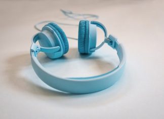7 Signs it’s Time to Have Your Ears Checked and Cleaned Free Headphones Turquois photo and picture