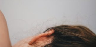 close-up photo of woman's hair