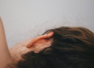 close-up photo of woman's hair