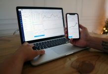 Ultimate Guide to Copy Trading Apps: Features, Benefits, and Tips macbook pro on brown wooden table