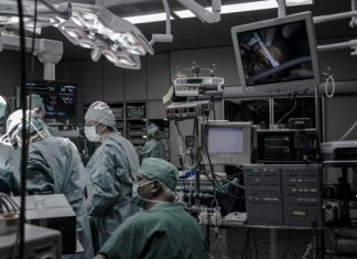 What Makes a Mistake Unreasonable in Medical Malpractice? people wearing surgical clothes inside operating room