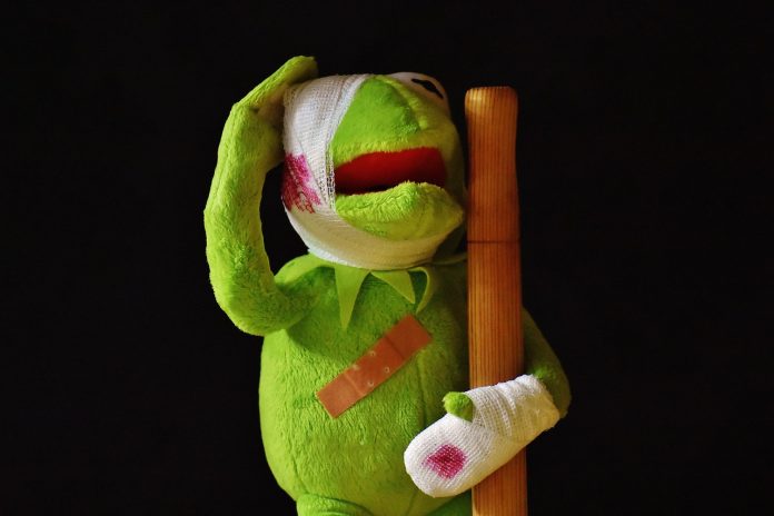 Photo by Alexas_Fotos kermit, injured, pavement, association, injury, stuffed animal, cuddly toy, toy, fabric figure, first aid