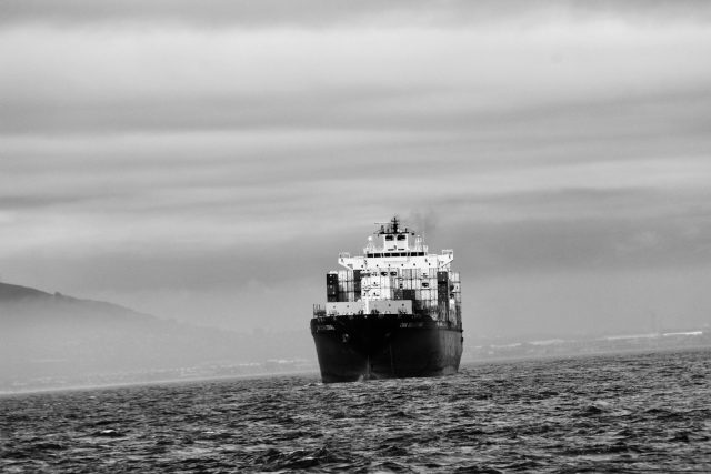 Photo by Serge Taeymans a large ship in the middle of the ocean