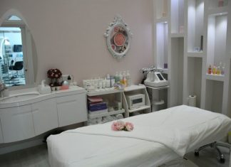 4 Important Tips For Attracting High-Lifetime-Value Clients To Your Medical Spa white wooden vanity table with mirror