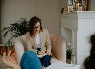 How to Choose a Counseling Degree That Aligns with Your Health Career Goals